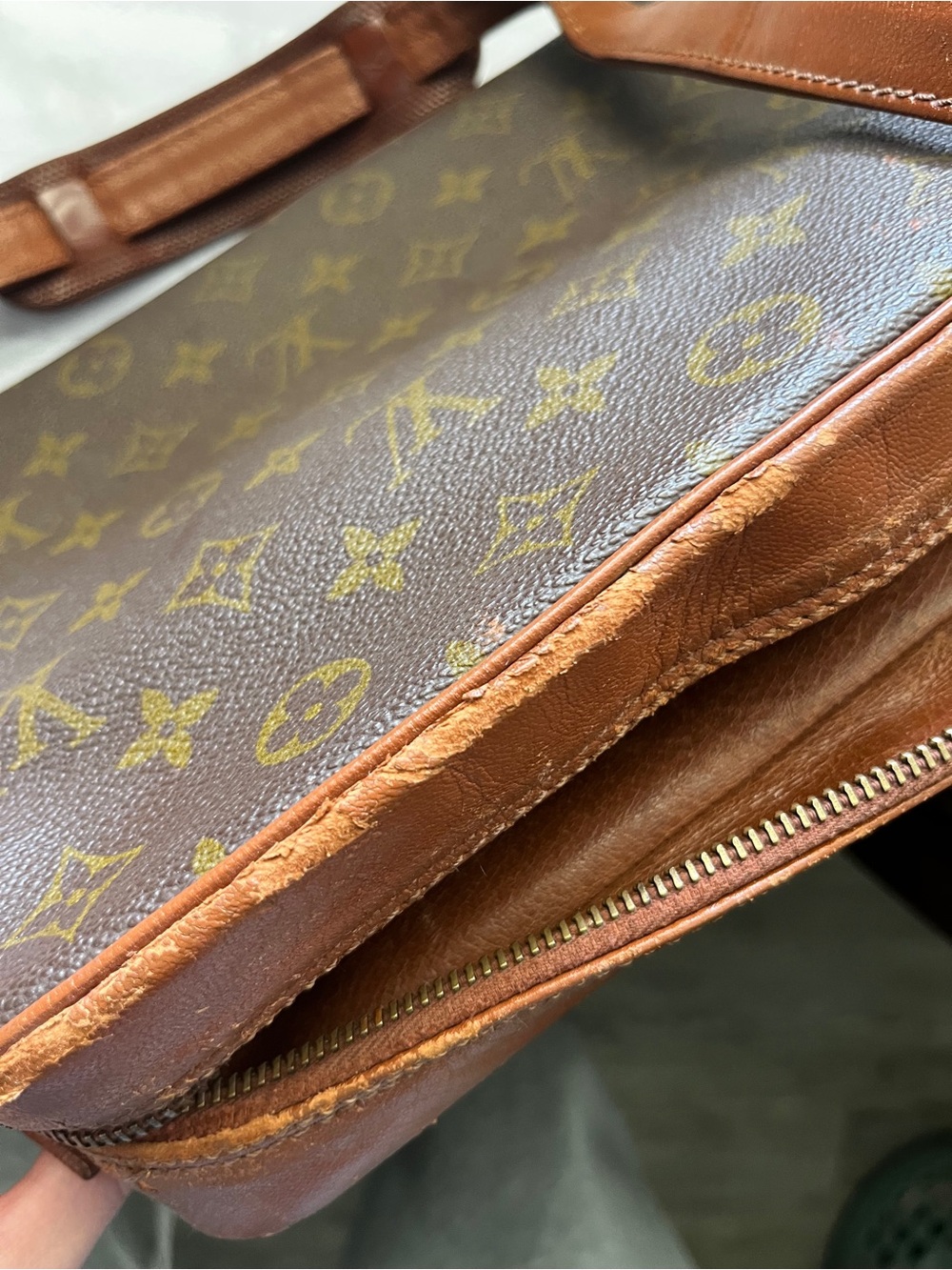 Vintage 1970s Louis Vuitton Crossbody with Tan Trim - Picture 8 of 13